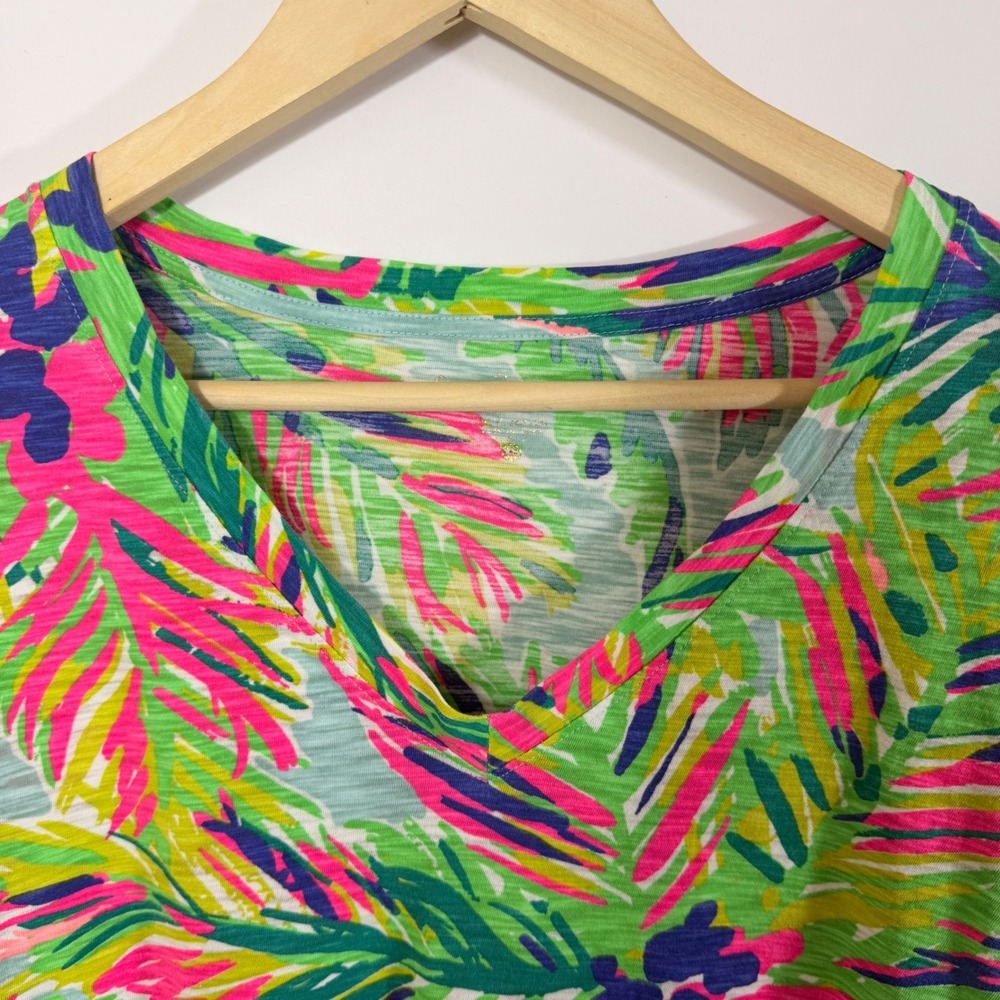 Lilly Pulitzer T-Shirt Womens S Green Palm Print V-Neck Slub Cotton Short Sleeve - Picture 2 of 9